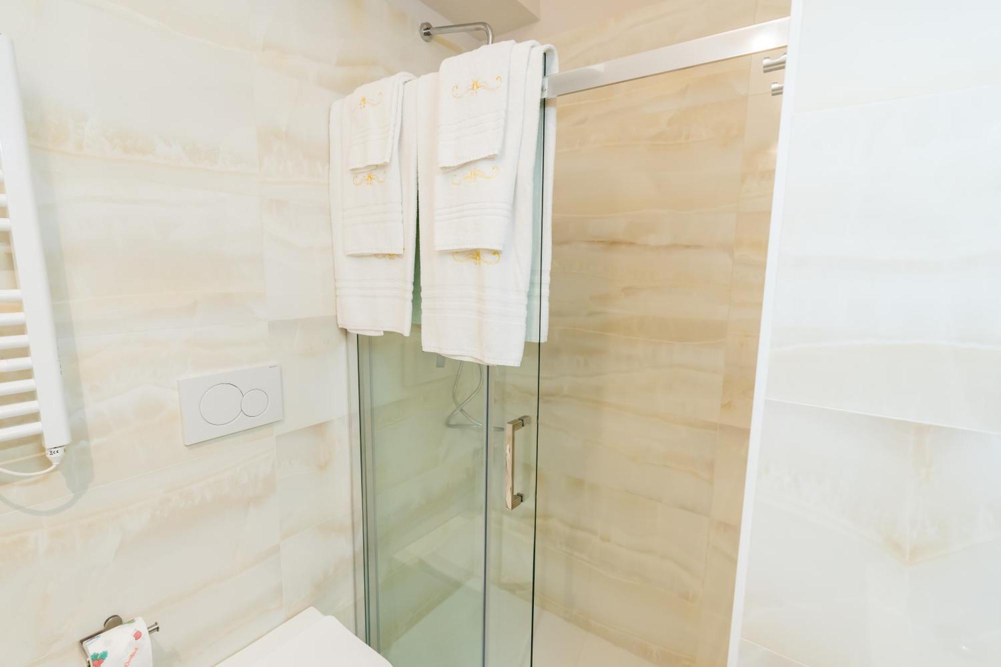 Palmanova Suites Milan Exterior photo